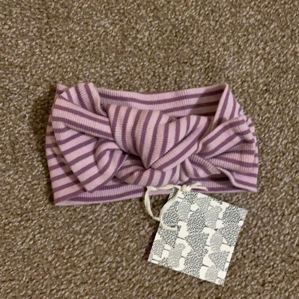 Size M ribbed Kate Quinn headband